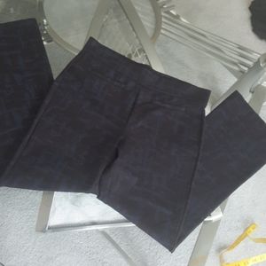 Slimming Options. stretch pants. Blue print  Large